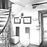 Casa De Ajala - De Charme In Antica Dimora Totalmente Ristrutturata E Dotata Di Tutti I Confort Bagni Privati Spazio Living Patio Esterno Ambienti Climatizzati Degustazioni Prodotti Locali 4* Làconi