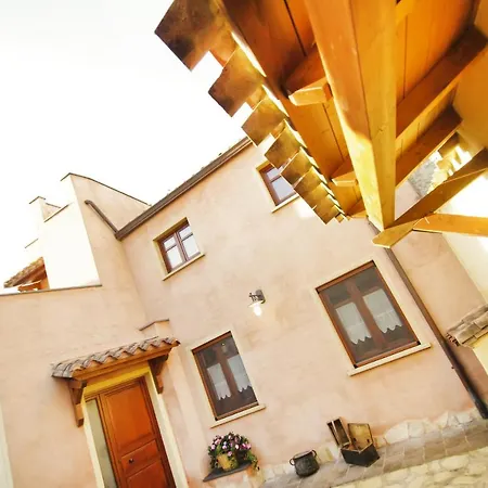 Bed & Breakfast Casa De Ajala - De Charme In Antica Dimora Totalmente Ristrutturata E Dotata Di Tutti I Confort Bagni Privati Spazio Living Patio Esterno Ambienti Climatizzati Degustazioni Prodotti Locali Laconi