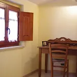 B&B Casa De Ajala - De Charme In Antica Dimora Totalmente Ristrutturata E Dotata Di Tutti I Confort Bagni Privati Spazio Living Patio Esterno Ambienti Climatizzati Degustazioni Prodotti Locali Làconi