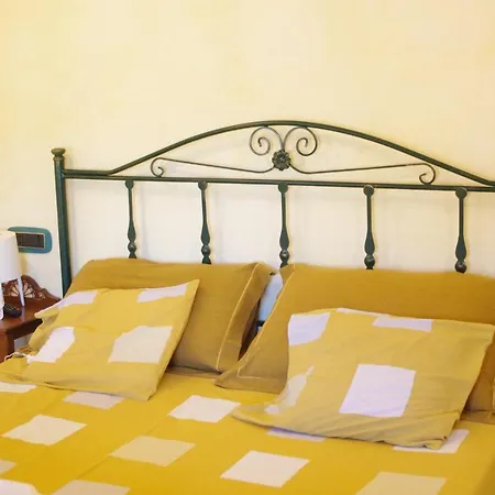 Bed & Breakfast Casa De Ajala - De Charme In Antica Dimora Totalmente Ristrutturata E Dotata Di Tutti I Confort Bagni Privati Spazio Living Patio Esterno Ambienti Climatizzati Degustazioni Prodotti Locali Làconi