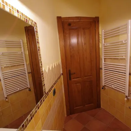 Casa De Ajala - De Charme In Antica Dimora Totalmente Ristrutturata E Dotata Di Tutti I Confort Bagni Privati Spazio Living Patio Esterno Ambienti Climatizzati Degustazioni Prodotti Locali Bed & Breakfast 4*