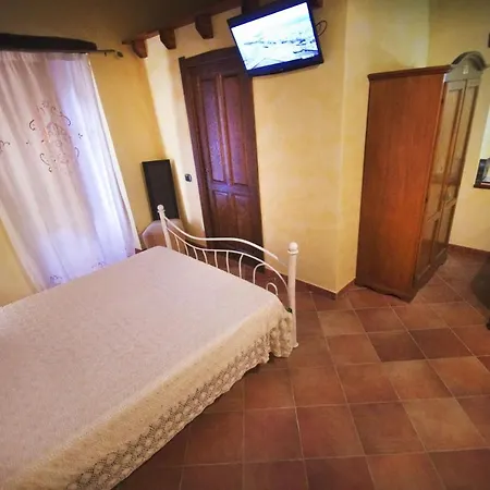 Casa De Ajala - De Charme In Antica Dimora Totalmente Ristrutturata E Dotata Di Tutti I Confort Bagni Privati Spazio Living Patio Esterno Ambienti Climatizzati Degustazioni Prodotti Locali Làconi