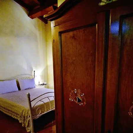 Alojamento de Acomodação e Pequeno-almoço Casa De Ajala - De Charme In Antica Dimora Totalmente Ristrutturata E Dotata Di Tutti I Confort Bagni Privati Spazio Living Patio Esterno Ambienti Climatizzati Degustazioni Prodotti Locali *