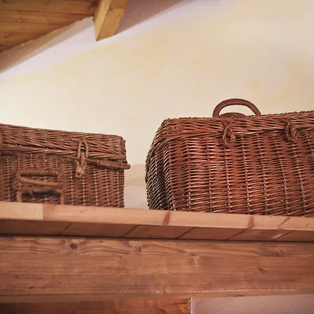 Casa De Ajala - De Charme In Antica Dimora Totalmente Ristrutturata E Dotata Di Tutti I Confort Bagni Privati Spazio Living Patio Esterno Ambienti Climatizzati Degustazioni Prodotti Locali Làconi