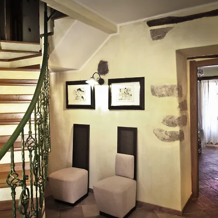 B&B Casa De Ajala - De Charme In Antica Dimora Totalmente Ristrutturata E Dotata Di Tutti I Confort Bagni Privati Spazio Living Patio Esterno Ambienti Climatizzati Degustazioni Prodotti Locali 4*
