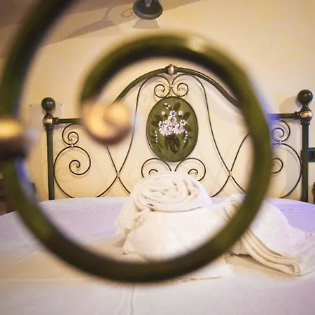 Bed & Breakfast Casa De Ajala - De Charme In Antica Dimora Totalmente Ristrutturata E Dotata Di Tutti I Confort Bagni Privati Spazio Living Patio Esterno Ambienti Climatizzati Degustazioni Prodotti Locali 4*