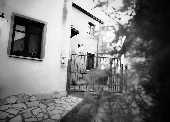 Casa De Ajala - De Charme In Antica Dimora Totalmente Ristrutturata E Dotata Di Tutti I Confort Bagni Privati Spazio Living Patio Esterno Ambienti Climatizzati Degustazioni Prodotti Locali Bed & Breakfast 4*