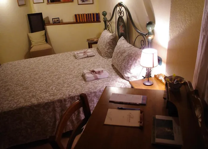 Casa De Ajala - De Charme In Antica Dimora Totalmente Ristrutturata E Dotata Di Tutti I Confort Bagni Privati Spazio Living Patio Esterno Ambienti Climatizzati Degustazioni Prodotti Locali 4*