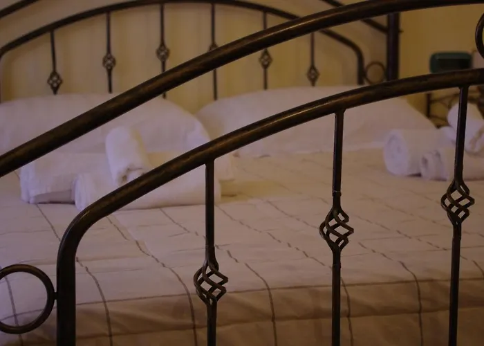 Casa De Ajala - De Charme In Antica Dimora Totalmente Ristrutturata E Dotata Di Tutti I Confort Bagni Privati Spazio Living Patio Esterno Ambienti Climatizzati Degustazioni Prodotti Locali Bed & Breakfast 4*