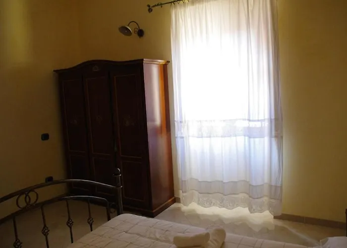 Casa De Ajala - De Charme In Antica Dimora Totalmente Ristrutturata E Dotata Di Tutti I Confort Bagni Privati Spazio Living Patio Esterno Ambienti Climatizzati Degustazioni Prodotti Locali 4* Làconi