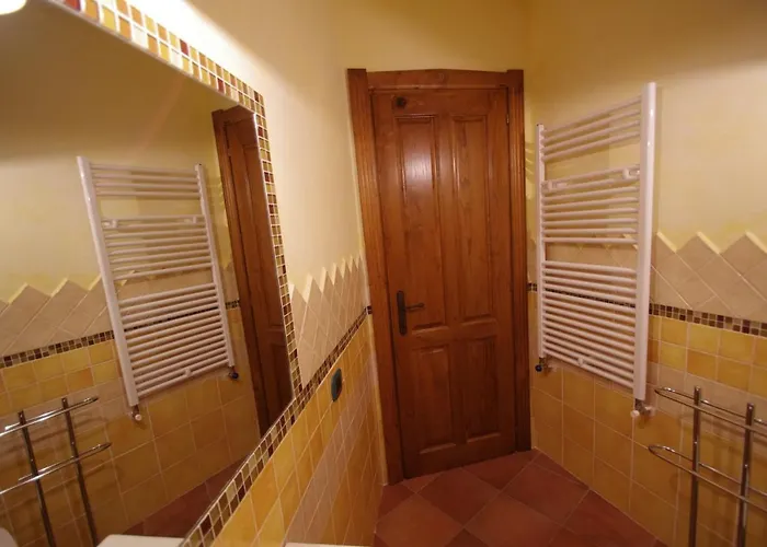 Casa De Ajala - De Charme In Antica Dimora Totalmente Ristrutturata E Dotata Di Tutti I Confort Bagni Privati Spazio Living Patio Esterno Ambienti Climatizzati Degustazioni Prodotti Locali Bed & Breakfast 4*